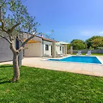 Beautiful Serenity With Private Pool Villa *