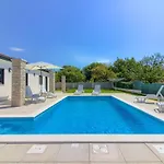Beautiful Serenity With Private Pool