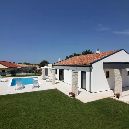 Beautiful Serenity With Private Pool * Gajana