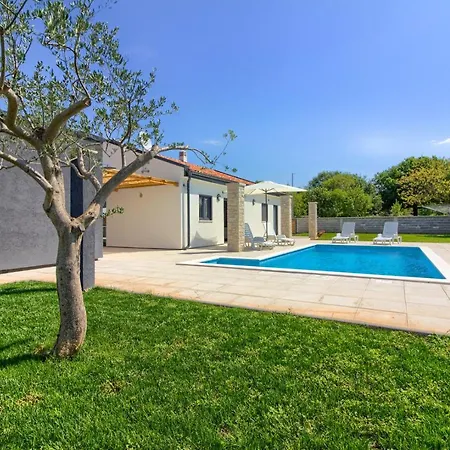 Beautiful Serenity With Private Pool Villa *