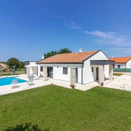 Villa Beautiful Serenity With Private Pool