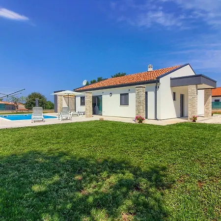 Beautiful Serenity With Private Pool Villa