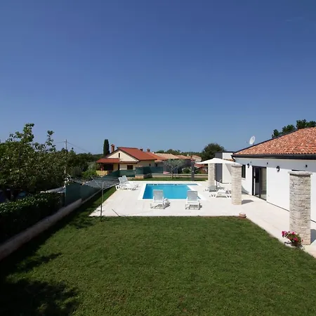 Beautiful Serenity With Private Pool * Gajana